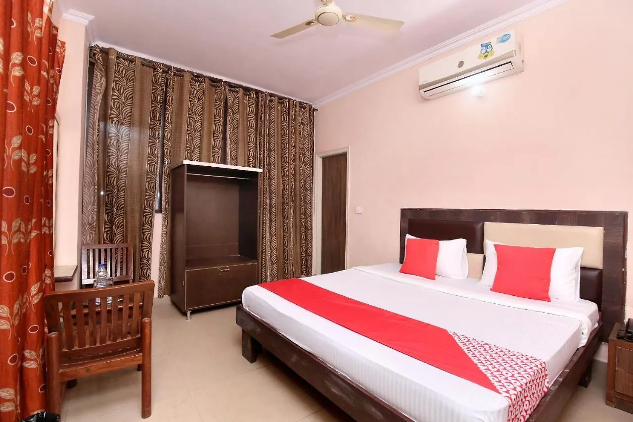 Oyo 24423 Hotel Royal Sohana